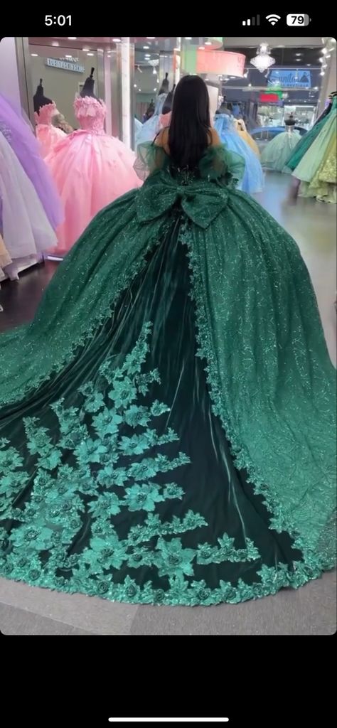 Green Sparkly Quinceanera Dresses, Evergreen Quince Dress, Quncie Dresses Green, Quinceanera Dress Emerald Green, Quinseñeras Dresses Green, Moda2000 Quince Dresses Emerald Green, Esmeralda Quinceanera Dresses, Emerland Green Quince Dresses, Dark Green Quinceanera Dresses With Sleeves