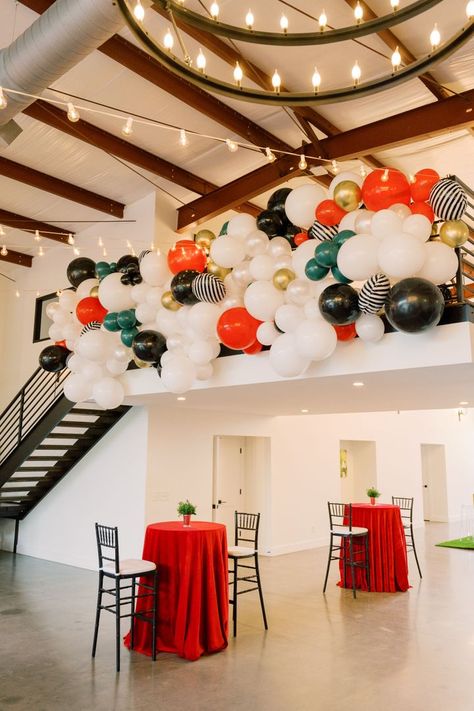 Branded Event Decor, Business Conference Decor, Inauguration Decoration Ideas, Corporate Party Ideas, Employee Events, Corporate Party Decorations, Arch Balloon Garland, Corporate Event Ideas, Unique Event Ideas