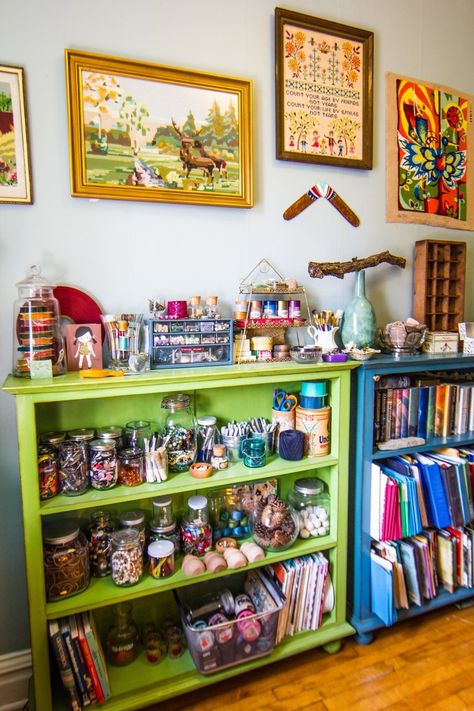 Jewel Tone Apartment, Estilo Kitsch, Eclectic Bedroom, Work Spaces, Art Making, Craft Room Organization, Cool Apartments, House Tour, Vintage Jewels