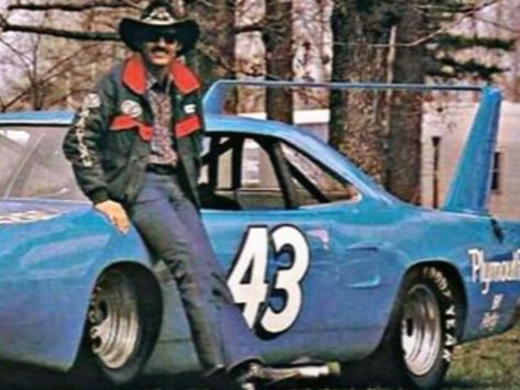 RICHARD PETTY                                         #43 PLYMOUTH                                          SUPERBEE Dodge Daytona, Nascar Cars, Nascar Race Cars, Richard Petty, Dodge Muscle Cars, Auto Retro, Mopar Cars, Mopar Muscle Cars, 8bit Art