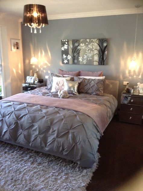 Pink Grey Black Bedroom, Dark Grey Pink And White Bedroom Ideas, Pink And Grey Bed, Grey Silver Pink Bedroom, Pink And Grey Rustic Bedroom, Pink And Grey Bedroom Single Bed, White Duvet With Pink And Grey Accents, Pink And Grey Room Ideas, Pink And Gray Bedroom