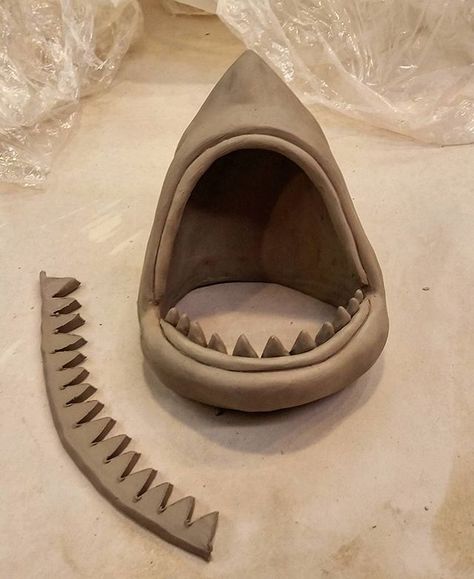 A shark missing half of its teeth. #sharkplate #shark #clay #ceramics #greenware #sculpture #aviceramics Kids Clay, Pottery Animals, Sculptures Céramiques, Kids Pottery, Tanah Liat, Slab Pottery, Ceramic Bisque, Pottery Classes, Pottery Ceramics