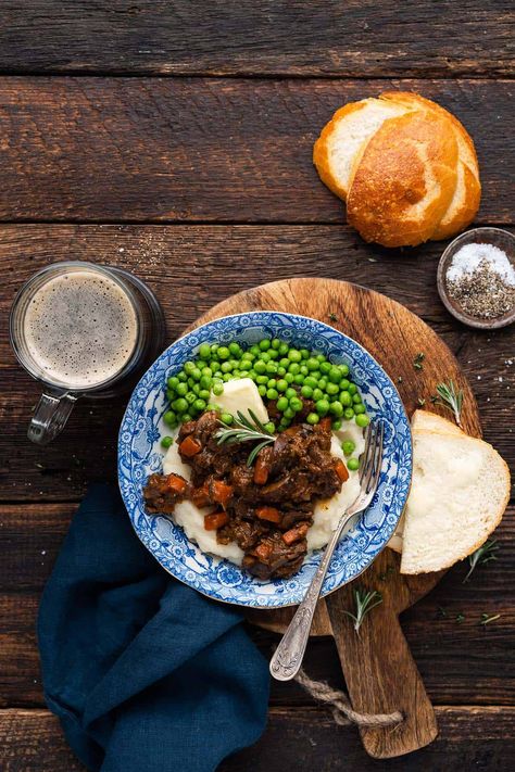 meal of british beef and ale stew with mug of ale English Beef Stew, Quick Beef Stew, Beef And Ale Stew, Savoury Mince, Easy Beef Stew Recipe, Beef And Vegetables, Beef And Potato Stew, Vegan Crockpot Recipes, Classic Beef Stew