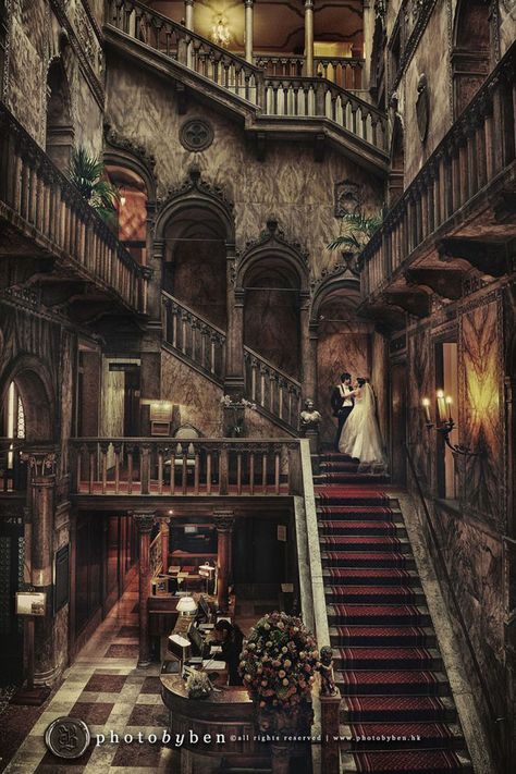 Mood Pictures, Haunted Hotels, Old Castle, Castles Interior, Haunted Hotel, Beautiful Scenes, Abandoned House, Paris Jackson, Abandoned Mansions