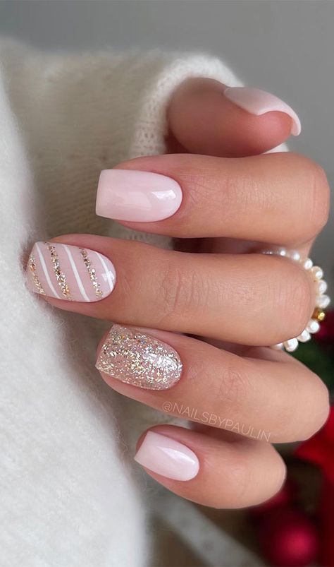 Magical Christmas Nail Art Inspirations : Light Pink & Glitter Nails Christmas Nails Glitter, Pink Glitter Nails, Christmas Gel Nails, Christmas Nails Acrylic, Short Acrylic Nails Designs, Xmas Nails, Dipped Nails, Gel Nail Designs, Christmas Nail