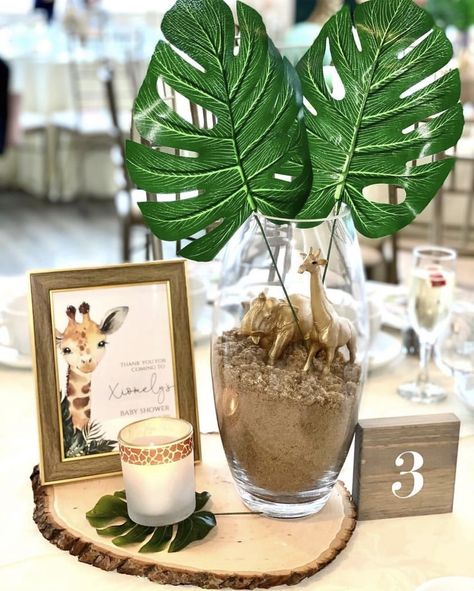 Jungle Wedding Theme, Safari Centerpieces, Jungle Theme Decorations, Theme Bapteme, Safari Baby Shower Boy, Jungle Wedding, Jungle Thema, Baby Shower Safari Theme, Lion King Baby Shower