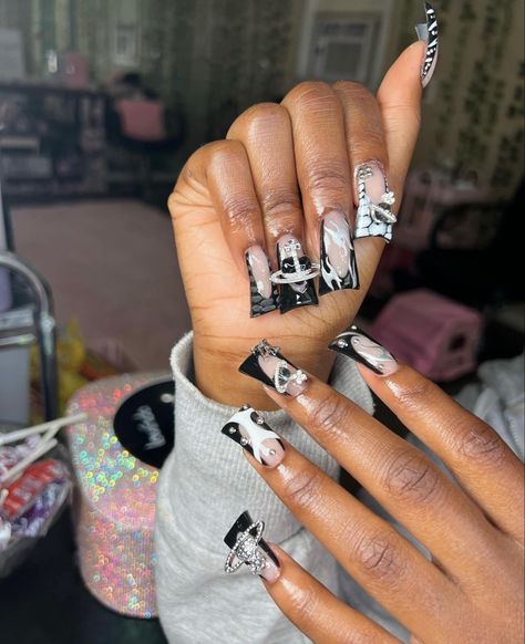 Black Duck Nails, Duck Tip Nails, Junk Nails, Green Acrylic Nails, Black Duck, Punk Nails, Hard Nails, Duck Nails, Grunge Nails