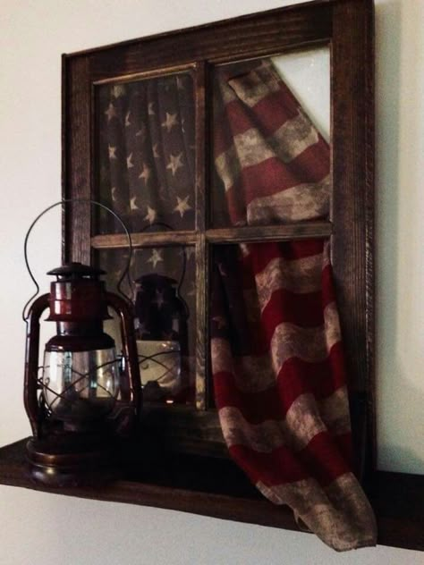 American Flag Window Pane, American Flag In Old Window Frame, Barn Windows Ideas Decor, Americana Decor Farmhouse Style, Crafts With Old Windows, Primitive Americana Decor, Country Craft Ideas, Old Window Decor, Cheap Beach Decor