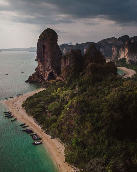 Ao Nang or Railay Beach - Which One Is Better? - Just Go Travelling Thailand Krabi, Ao Nang Beach, Koh Samui Beach, Railay Beach, Koh Chang, Krabi Thailand, Thailand Beaches, Ao Nang, Travel Thailand