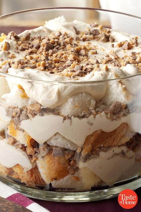 Caramel Fluff & Toffee Trifle Fall Triffle Desserts, Vanilla Cake Trifle, Triffle Desserts Fall, Dessert Truffles Bowl, Caramel Trifle Desserts, Thanksgiving Truffle Desserts, Thanksgiving Dessert Trifle, Snickerdoodle Trifle, Thanksgiving Trifles