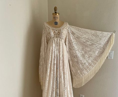 Bonnaroo Wedding, Indie Wedding Dress, Hippie Bride, Orchard Park Ny, Wedding Dress Photoshoot, Lace Maternity Dress, Wedding Dresses Hippie, Vintage Boho Dress, Pregnant Wedding