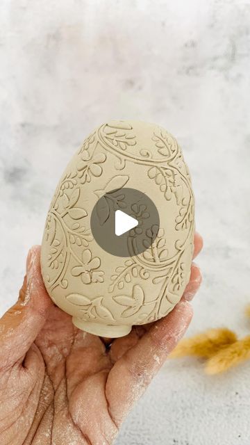 Easter Ceramics Ideas, Easter Ceramics, Surface Decorations, Ceramic Eggs, Pottery Projects, Ceramic Egg, Handmade Tableware, Beginner Pottery, Pottery Videos