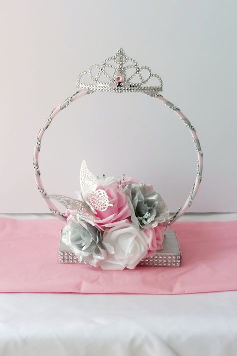 Quinceanera Table Decor, Quinceanera Table, Centerpiece Butterfly, Princess Quince, Disney Princess Centerpieces, Sweet 16 Decor, Quince Centerpieces, Hoop Centerpiece, 50th Birthday Centerpieces