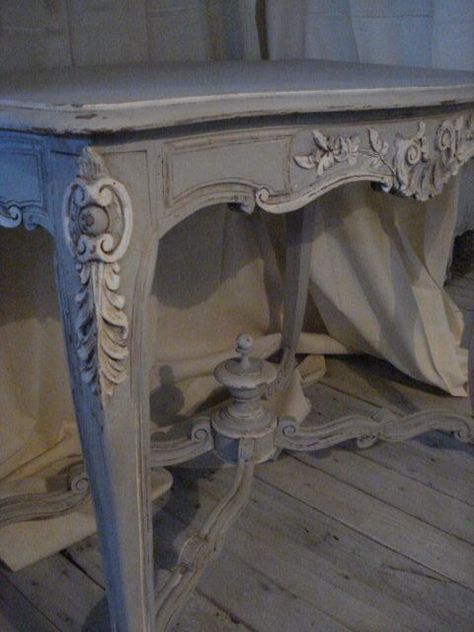 Annie Sloan French Linen, Annie Sloan Painted Furniture, Chalk Paint Colors, Chalk Paint Projects, Annie Sloan Paints, Fantastic Furniture, Chalk Paint Furniture, Annie Sloan Chalk Paint, Hand Painted Furniture