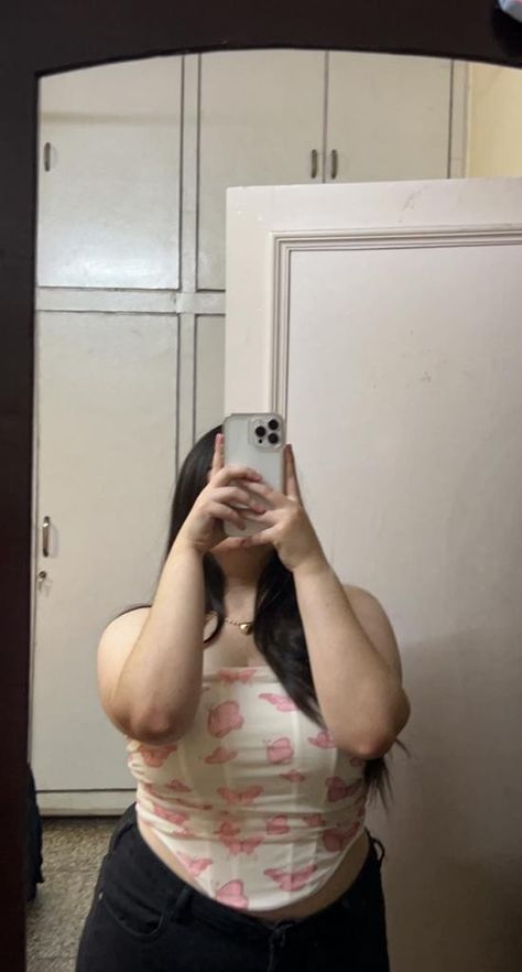 Chubby Girl Aesthetic Faceless, 1000 Peso Bill Philippines, Plus Size Aesthetic Outfits, Chubby Style, Hair Mirror, Curvy Casual Outfits, Boyfriend Instagram, Shower Pics, Diy Vetement