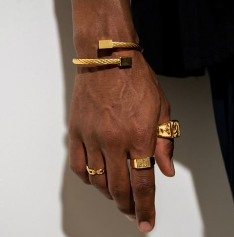 Gold Rings For Men Aesthetic, Men Wearing Rings Aesthetic, Black Man Hands Aesthetic, Black Men Rings, Men Wearing Rings, Afro Jewelry, Streetwear Jewelry, Men Jewellery, Dope Jewelry Accessories