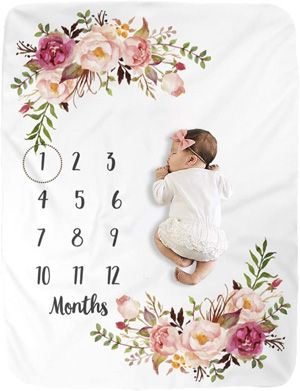 Baby Shower Unique, 1 Month Baby, Baby Milestones Pictures, One Month Baby, Baby Milestone Photos, Baby Monthly Milestones, Newborn Baby Photoshoot, Baby Milestone Blanket, Unique Baby Shower Gifts