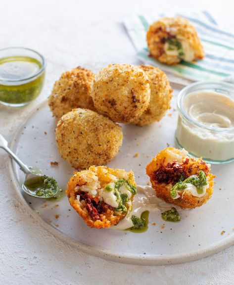 Arancini Balls, Arancini Recipe, How To Cook Chorizo, Harissa Chicken, Dinner Party Recipes, Air Fryer Healthy, Pickled Onions, Balls Recipe, Latest Recipe