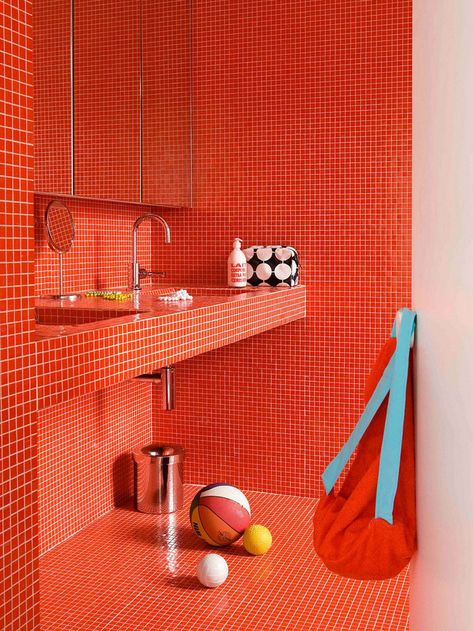 Iridescent Tiles Are the Disco Balls of Bathroom Design Aesthetic Bathroom Decor, Colored Sinks, Tiled Bathroom, Iridescent Tile, 20 Aesthetic, Orange Bathrooms, Glass Sink, Aesthetic Bathroom, Bathroom Red