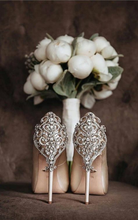 flats shoes;high heels;wedding shoes;wedding shoes flats;wedding shoes wedge; Spring Wedding Shoes, Wedding Shoes Ideas, خواتم خطوبة, Beautiful Wedding Shoes, Wedge Wedding Shoes, Fun Wedding Shoes, Wedding Shoes Comfortable, Wedding Dress Guide, Aline Wedding Dress