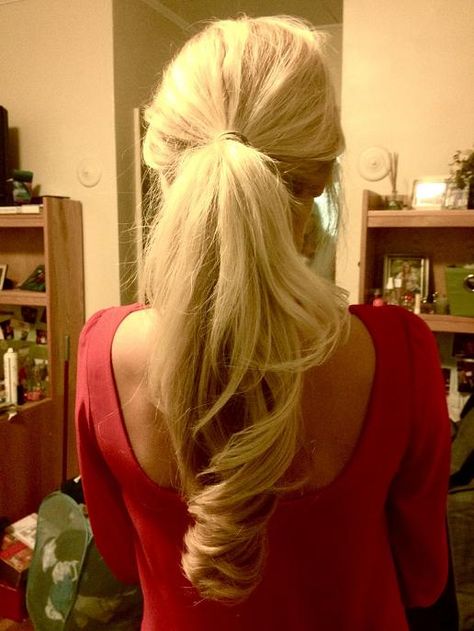 ponytail Hair Buns, Pony Tails, Pretty Ponytail, Pretty Ponytails, Curled Ponytail, Perfect Ponytail, Blonde Ponytail, Hair Diy, School Hair