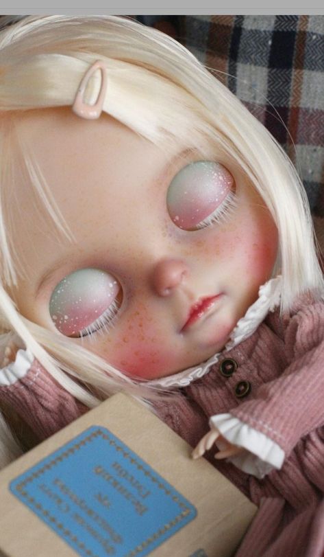 Blythe Eyelids, Dolly Doll, Blythe Custom, Blythe Clothes, Blue Eyed, Custom Blythe, Big Blue, Ooak Dolls, Custom Dolls