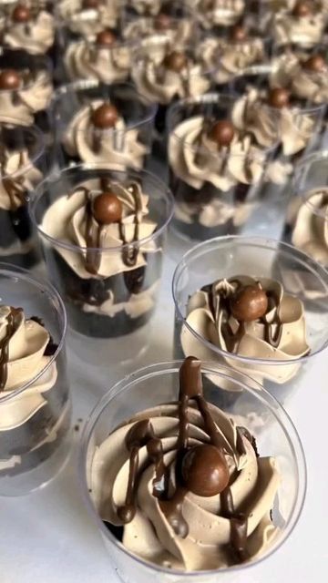 freshhomebakedcakes.com on Instagram: "Tutorial: Making chocolate mousse mini desserts . Cake by @muffcuddles . Follow @freshhomebakedcakes_com . Tag us @freshhomebakedcakes_com or use #freshhomebakedcakes_com to get featured on our Baker Reels. . Home bakers can DM us to get a listing on our website. Website link is in the bio. . #freshcreamcake #chocolatemousse #minidesserts #drooling #cakeart #cakeartist #caketutorial #cakedecorating #buttercream #buttercreamreel #ganache #caketutorialreels # Mini Cup Desserts, Mini Dessert Shots, Mousse Shots, Cup Desserts, Mini Mousse, Chocolate Mousse Cups, Dessert Cups Recipes, Mini Dessert Cups, Desserts Cake