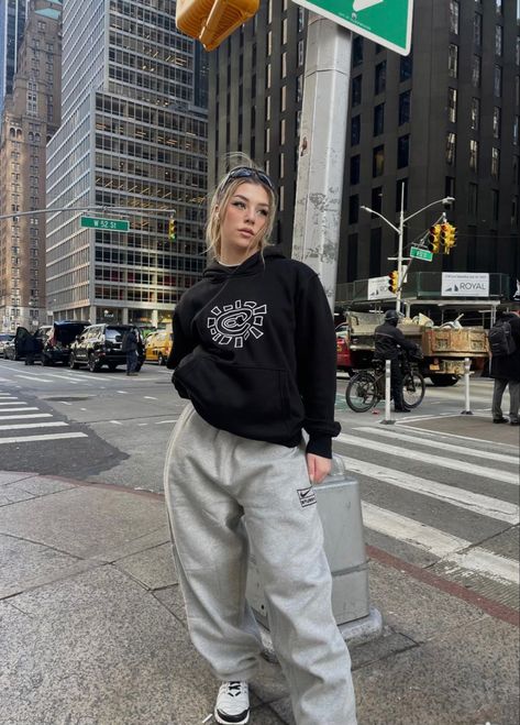 Streetwear Joggers Outfit, Stussy Nike Joggers, Named Collective Joggers, Adwysd Joggers Outfit, Nike X Stussy Joggers, Trainerhosen Outfit, Uk Streetwear Women, Straight Leg Joggers Outfit, Nike Joggers Outfit Women