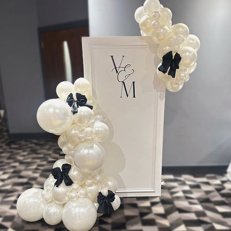 V Events | Balloons & Event Styling on Instagram: "Pearls & bows are becoming a huge trend this year, and I am loving it 💫" Black And White Decorations Party, Engagement Dinner, Mother Birthday, Birthday Brunch, 25th Birthday, Birthday Planning, White Bow, White Party, Birthday Backdrop