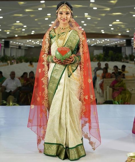 Saree Bride, Gown Dress Design, Saree Color Combinations, Fashionable Saree, Bridal Sarees South Indian, Pure Georgette Sarees, Couple Wedding Dress, Wedding Saree Blouse Designs, Fashionable Saree Blouse Designs