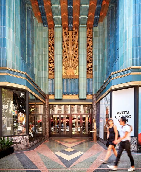 Eastern Columbia Building, Art Deco Neon, Art Deco New York, Art Deco Theater, Art Deco City, Theatre Interior, Brick Cladding, New York Architecture, Building Signs