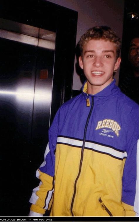 2000s Boys Fashion, My Love Justin Timberlake, 2008 Aesthetic, Justin Timberlake Nsync, 2000s Posters, 2000s Boys, Boys Fashion Trends, People Screaming, Brian Littrell