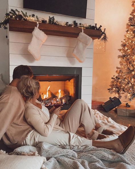 Couple Christmas Pictures At Home, Fireplace Photoshoot, Christmas Announcement, Christmas Couple Photos, Christmas Couple Pictures, Christmas Family Photoshoot, Fireplace Pictures, Home Photo Shoots, Holiday Photoshoot