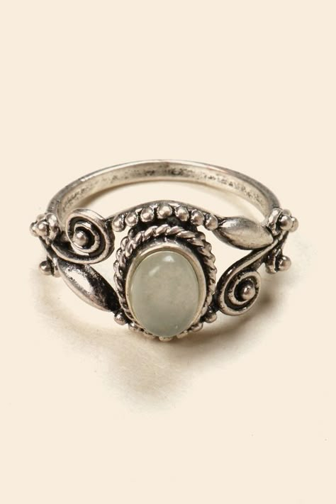 Ring With Green Stone, Oval Stone Ring, Grunge Jewelry, Stone Accessories, Indie Jewelry, Green Oval, Dope Jewelry, Jewellery Silver, Funky Jewelry