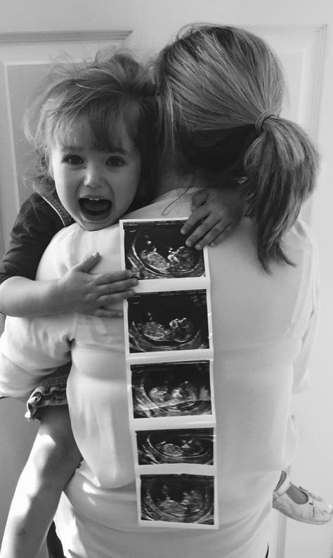 Second pregnancy announcement More Vom Avea Un Copil, Baby 2 Announcement, Second Pregnancy Announcements, Second Baby Announcements, Pregnancy Ideas, March Baby, Creative Pregnancy Announcement, Pumping Moms, Announcement Ideas