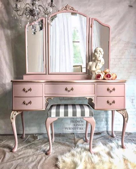 Bedroom Vanity Set, Classy Rooms, Pink Vanity, Gilding Wax, Breton Stripes, Bedroom Decor For Couples, Inspired Furniture, Linen Furniture, Table Designs