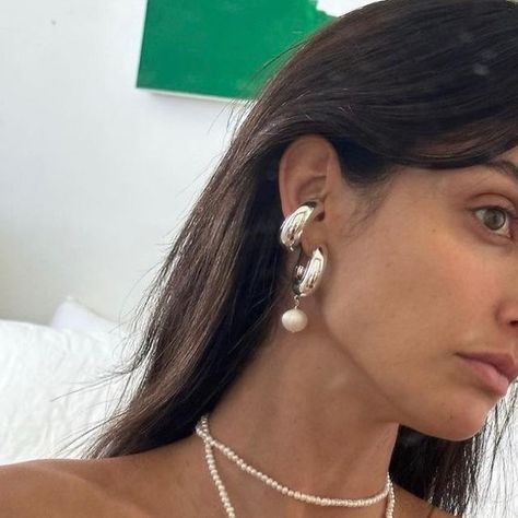 éliou on Instagram: "@duda._______ in our newly restocked Laurie earrings, freshwater pearl Luani wrap and Varsity ear cuff. All items available in store and online." March 17, Fresh Water, Freshwater Pearls, Ear Cuff, In Store, Cuff, My Style, On Instagram, Instagram