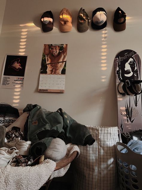 Zach Bryan Themed Room, Snowboard Room Decor, Cowgirl Bedroom Aesthetic, Coastal Cowboy Bedroom, Zach Bryan Room Decor, Tyler Childers Aesthetic, Cowgirl Room Aesthetic, Country Room Aesthetic, Snowboard Room