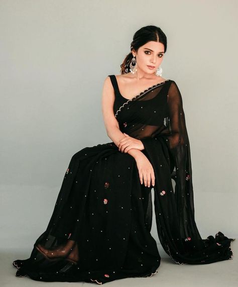 Aathmika In Black Saree: Hot To Handle Black Saree Designs, Black Organza Saree, Black Sari, Plain Saree, Satin Saree, Black Saree, Embellished Blouse, Stylish Sarees, Indian Designer Outfits