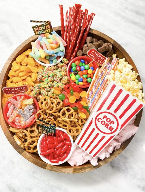 Movie Night Charcuterie, Movie Night Charcuterie Board, Movie Night Snack Board, Snack Board Ideas, Sleepover Snacks, Snack Boards, Popcorn Buckets, Movie Night Food, Charcuterie Board Ideas