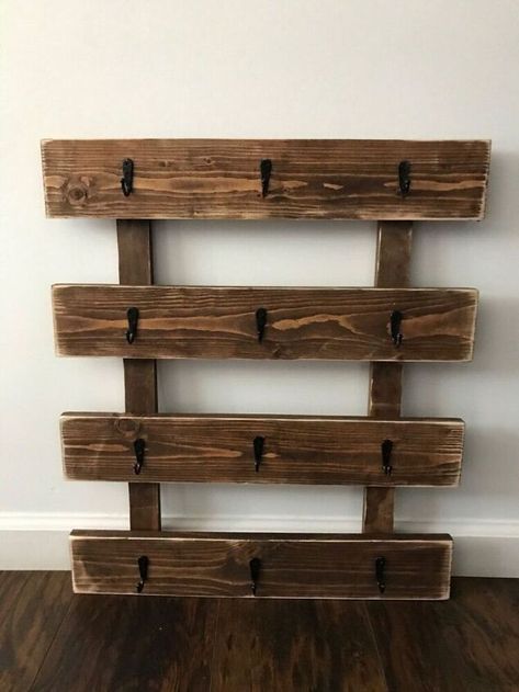 Farmhouse Mug Rack, Diy Coffee Mug Wall Rack, Pallet Mug Holder, Diy Mug Rack Wall, Diy Coffee Mug Holder, Diy Wallpaper Headboard, Cleaning Marble Floors, Coffee Rack, Wallpaper Headboard