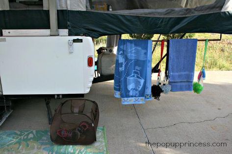 How We Organize Our Pop Up Camper - The Pop Up Princess #rvorganization Jayco Pop Up Campers, Pop Up Campers, Popup Camper Remodel, Pop Up Tent Trailer, Zelt Camping, Tent Camping Hacks, Pop Up Trailer, Camper Organization, Camper Hacks