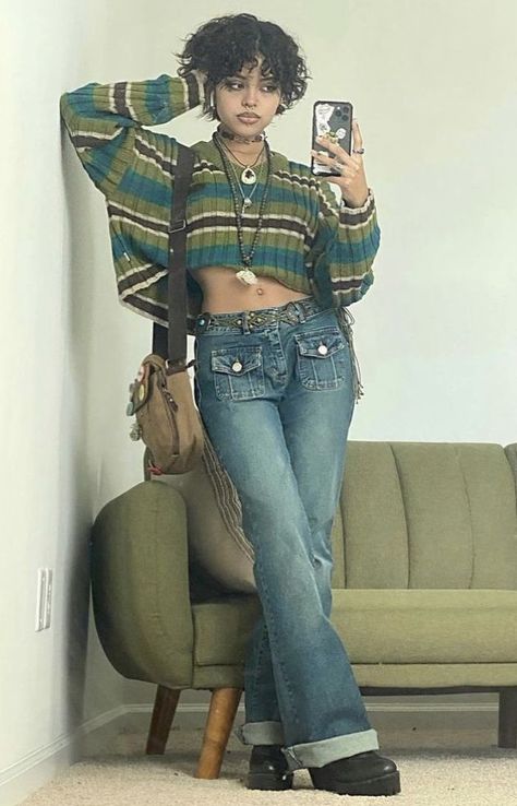 Shoes Flare Jeans, Flare Jeans Outfit Ideas, Vintage Outfit Ideas, 40s Mode, Jeans Outfit Ideas, Flare Jeans Outfit, Estilo Hippy, Mode Hippie, Earthy Outfits