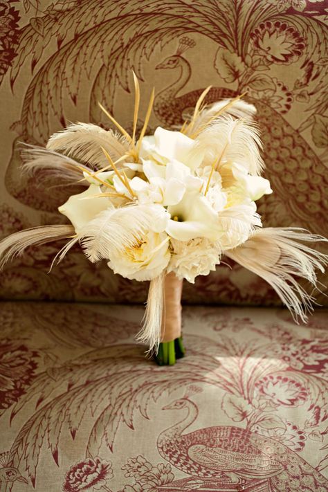 Art Deco Wedding Flowers, Feather Bouquet, Nouveau Wedding, 1930s Wedding, Gatsby Art, Vintage Wedding Flowers, Great Gatsby Wedding, Art Deco Decor, Gatsby Wedding