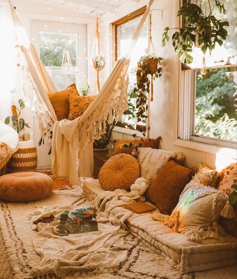 Sunroom Decorating, Home Decor Ideas Living Room, Surf Shack, Home Decoration Ideas, Beach Surf, Redecorate Bedroom, Cozy Room Decor, Boho Room, Ideas Living Room