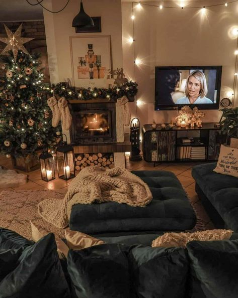 Christmas Apartment, Classy Bedroom, Christmas Room Decor, Christmas Living Rooms, Christmas Room, Design Living Room, A Living Room, Cozy Living Rooms, My New Room