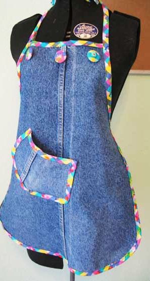 Jeans Apron, Mommy Jeans, Apron Diy, Jean Apron, Jeans Refashion, Diy Apron, Apron Sewing Pattern, Blue Jeans Crafts, Denim Apron