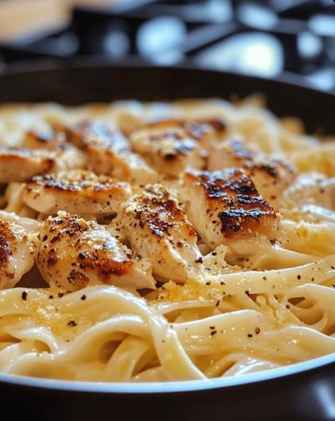 Lemon Pepper Chicken Pasta Recipe Chicken Recipes Lemon Pepper, Lemon Pepper Recipes, Pecan Pie Bark Recipe, Lemon Pepper Chicken Pasta, Lemon Pepper Pasta, Chicken Noodle Casserole Recipe, Chicken Lasagna Recipe, Lemon Chicken Pasta, Crockpot Pasta