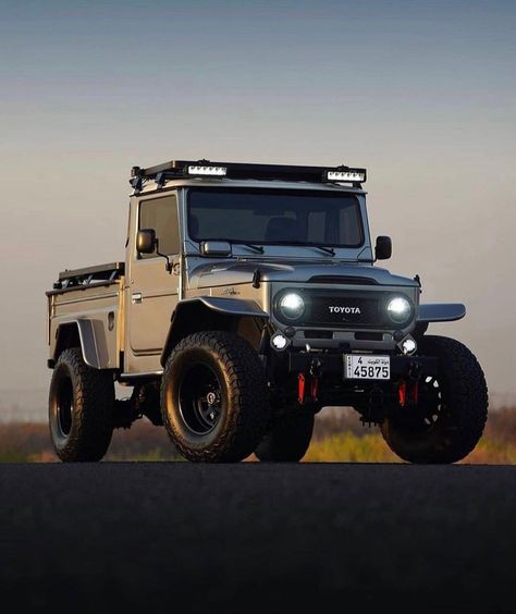 Fj40 Landcruiser, Toyota Cruiser, Kombi Motorhome, Toyota 4runner Trd, Toyota Fj40, Expedition Truck, Toyota 4x4, Classic Pickup Trucks, Toyota Trucks