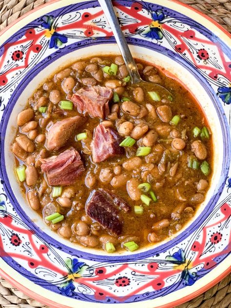 Southern Pinto Beans with Ham Shanks - Creole Contessa Southern Pinto Beans, Slow Cooker Bean Soup, Beans With Ham, Pinto Beans Recipe, Beans And Ham, Slow Cooker Red Beans, Ham Shank, Pinto Bean Soup, Pinto Bean Recipes